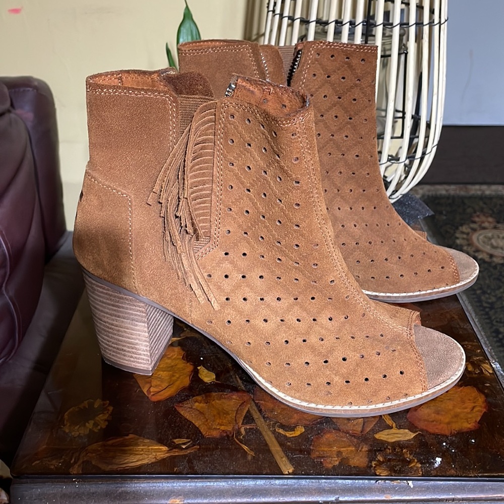 TOMS MAJORCA FRINGED PEEP TOE CINNAMON size 11